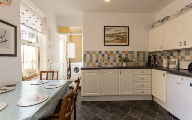 Crail Farm House Perfect for TheCowShed
