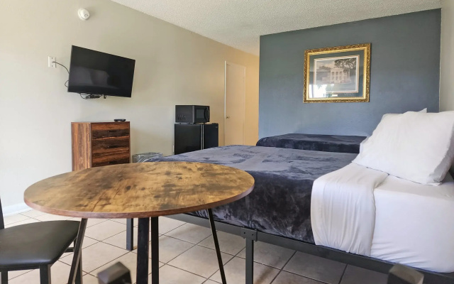 Red Carpet Inn - Houma LA