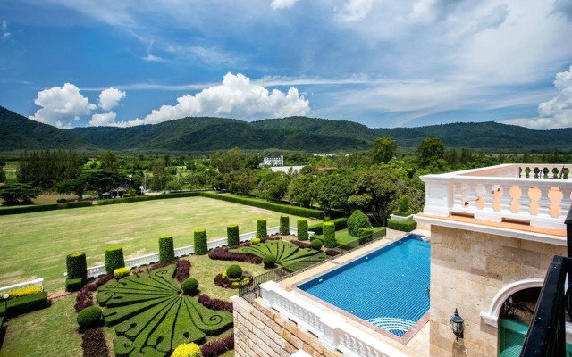 Chateau de Khaoyai Hotel & Resort