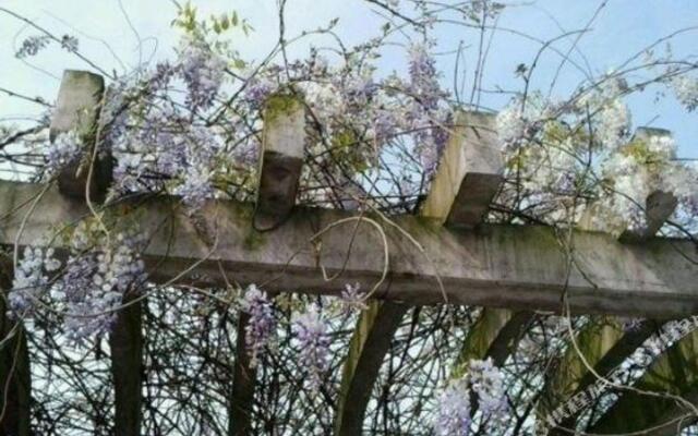 Dongcheng Hotel (Nanchang Wanxianghui Aixihu West Metro Station Branch)