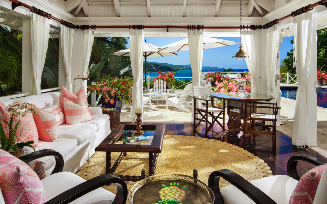 Round Hill Hotel And Villas