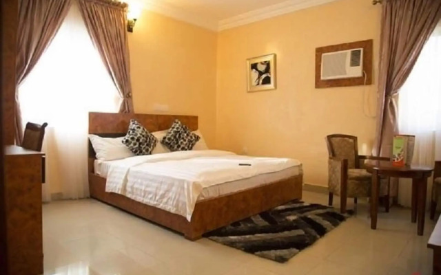 Petrus Hotels Royale