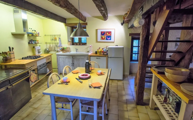 Cozy Mansion in Brandonnet With Swimming Pool