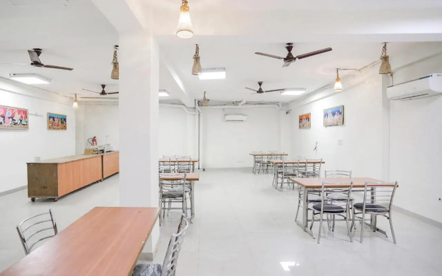 FabHotel Royal Stay I