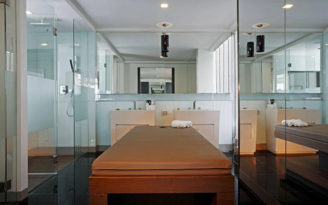 B-Lay Tong Beach Resort