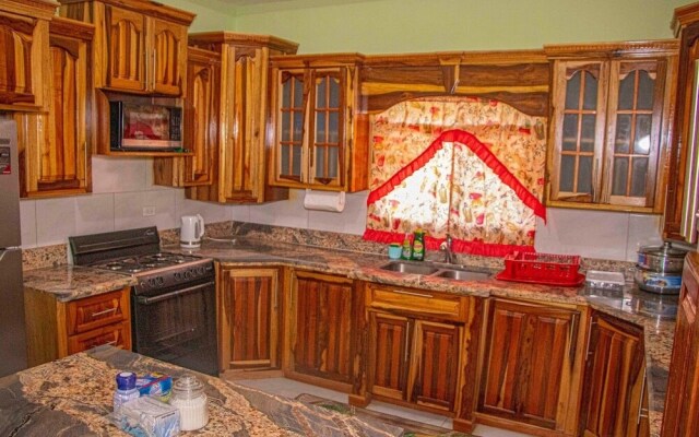 The Hamilton's Nature Villa