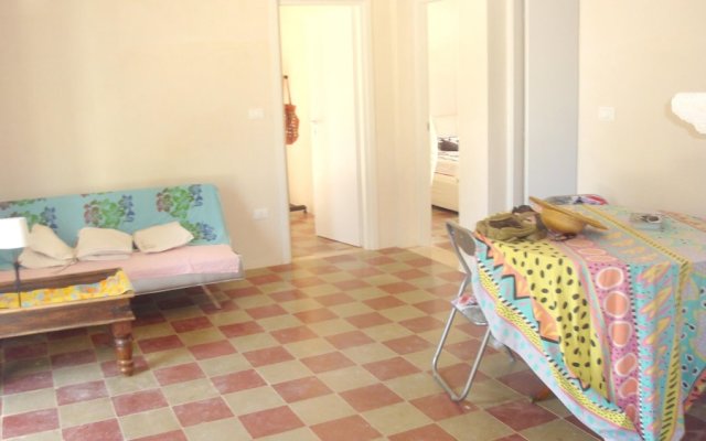 House With 3 Bedrooms in Serranova, With Furnished Garden - 1 km From