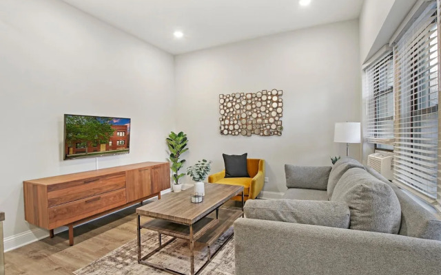 Prime 3BR Apt - Lawndale rep