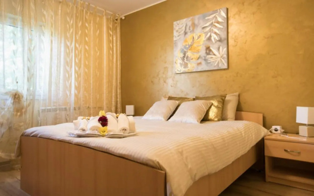 Golden Apartment Baneasa