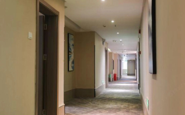 SET Chain Hotel (Jingmen Jingchu University of Technology Zhuyuan)