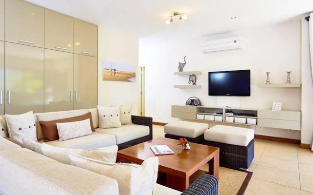 Bon Azur Elegant Suites & Penthouses by Lov