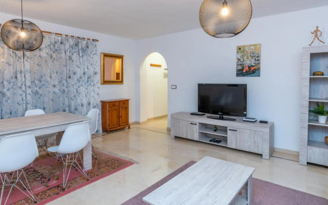 Tranquilo apto 2habs con WIFI AC PISCINA