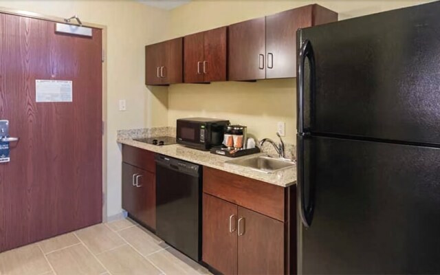 Cobblestone Hotel & Suites - Pecos