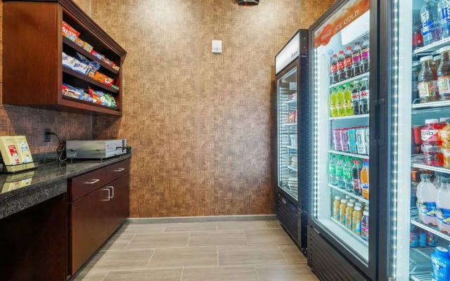 Cobblestone Hotel & Suites - Central Wisconsin Airport