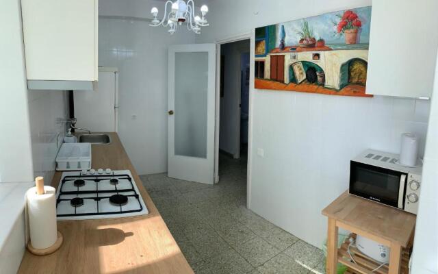 Bright and Modern Apartment 3 bedroom with Balcony E3EV