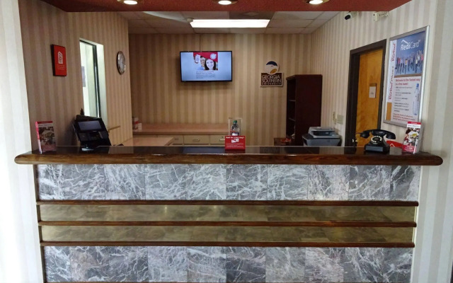 Red Roof Inn & Suites Statesboro - University