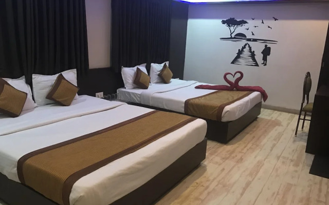 FabHotel Bee Town A.B Road