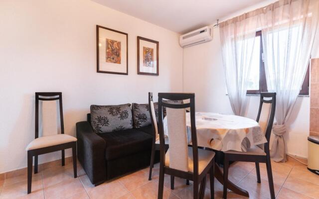 Tiho - 10M From The Beach - A2 1. Kat(4)