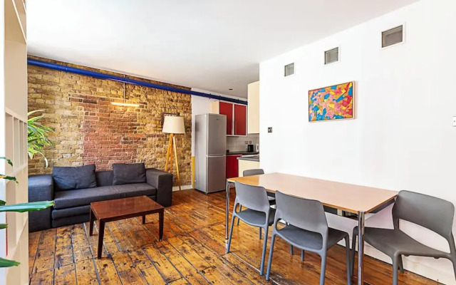 Quirky and Colourful Flat in Shoreditch