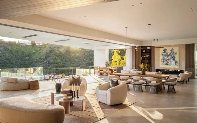 Stradella Mansion - Epitome of Luxury Living in This Breathtaking Bel Air Estate