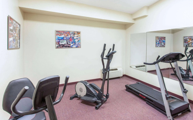 Ramada by Wyndham Sparta/At Speedway