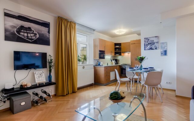 Prague 1 SUNNY APT by Michal&Friends