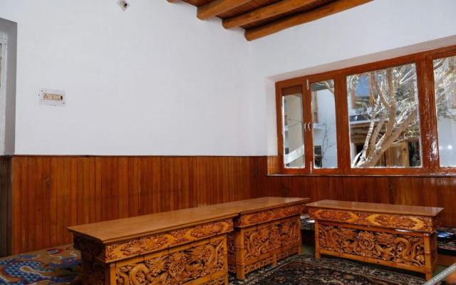Hotel Royal Hill By OYO Rooms