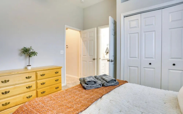 Stunning Clovis Home ~ 1 Mile to Old Town!