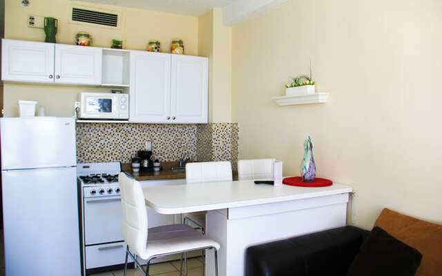 Hbr576-large Studio, Steps From the Ocean