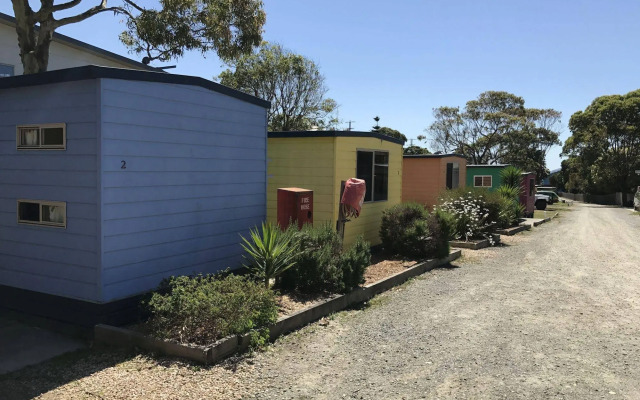 The Waterwheel Beach Cabins - Caravan Park