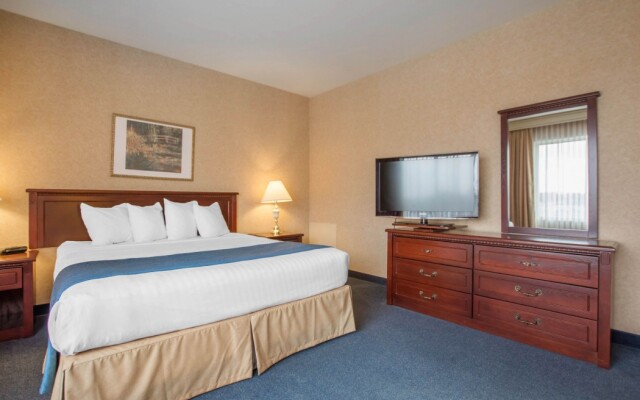 Quality Inn & Suites Brossard