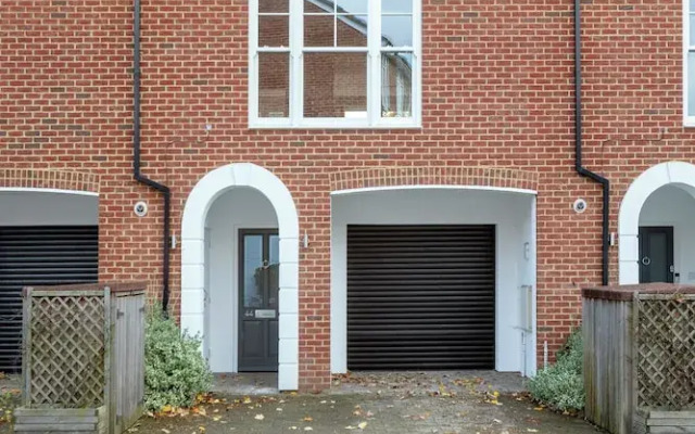 Fabulous Central Windsor Town House