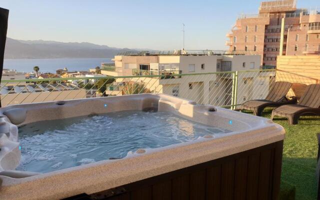 Avshalom Holiday Apartments