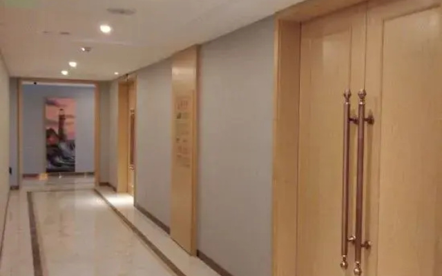 Vienna International Hotel (Jiujiang Bali Lake Sports Center)