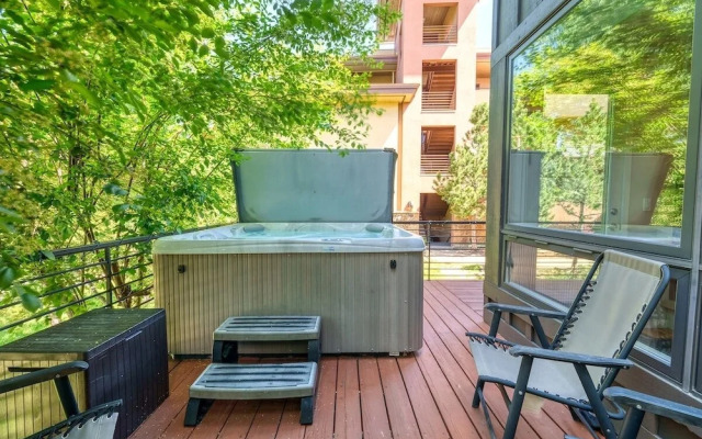 Blackhawk 2817 4 Bedroom Townhouse by RedAwning