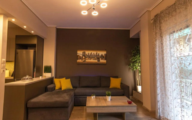Luxury apartment 10’ from the center!