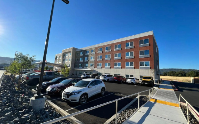 Holiday Inn Express And Suites Ukiah