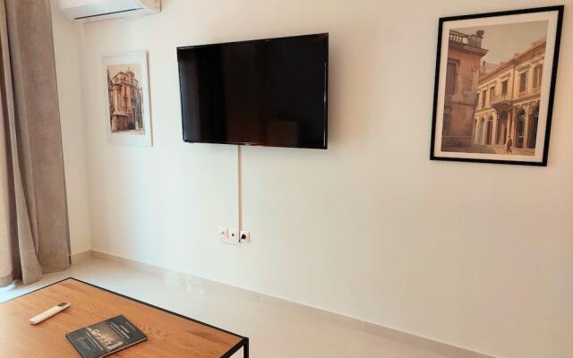 Wonderful Apartment in Acropolis
