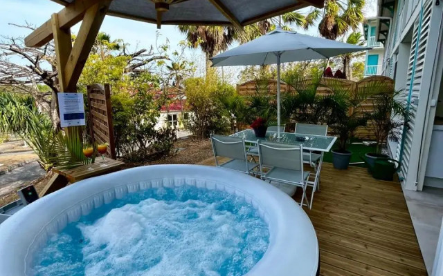 NOUVEAU studio chaleureux avec jacuzzi privé & piscine