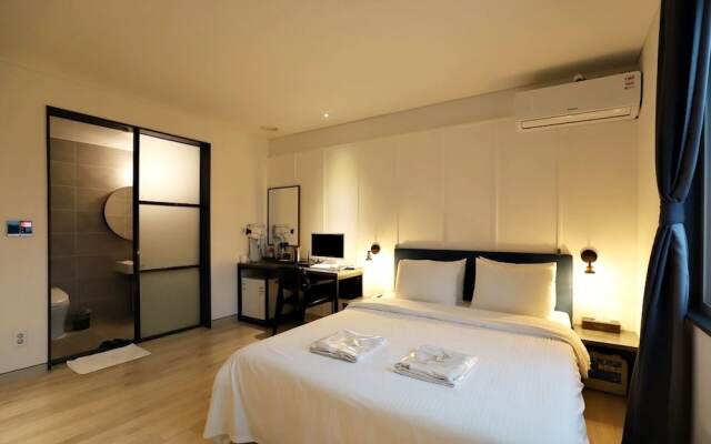 Yongin Monterey 17 Hotel