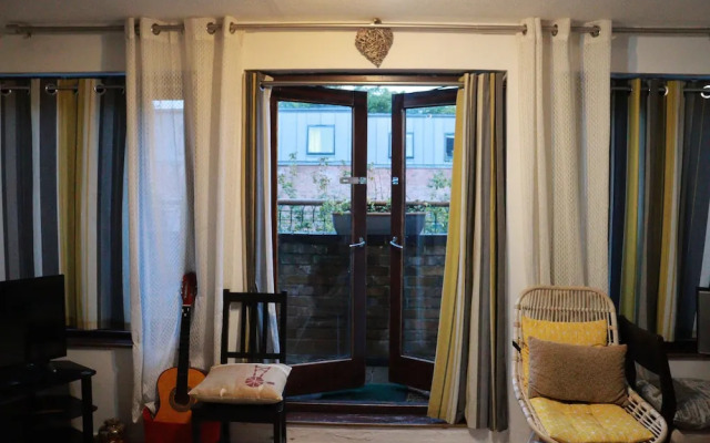 Comfortable 2-bed House in London Zone 2
