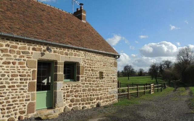 Gîte la Baroche-Sous-Lucé, 3 Pièces, 5 Personnes - Fr-1-497-7