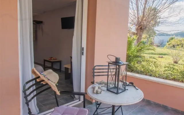Tellis Holiday Rooms