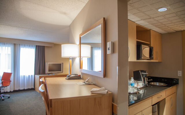 iHOTEL & Conference Center Red Deer