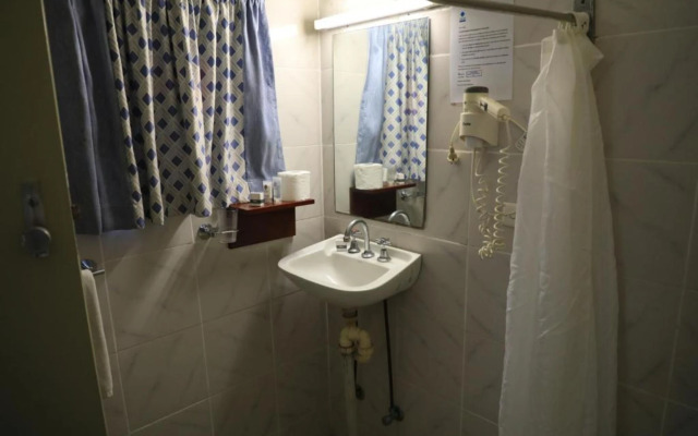 Huon Gulf Hotel & Apartments