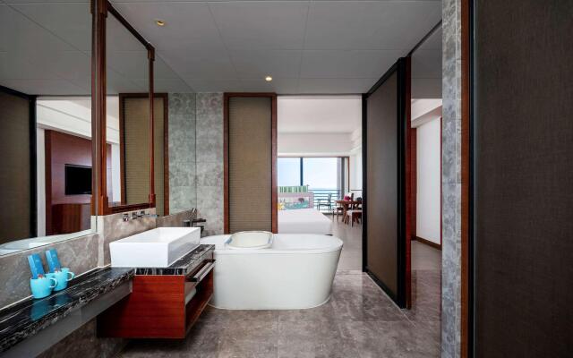 Pullman Oceanview Sanya Bay Resort & Spa