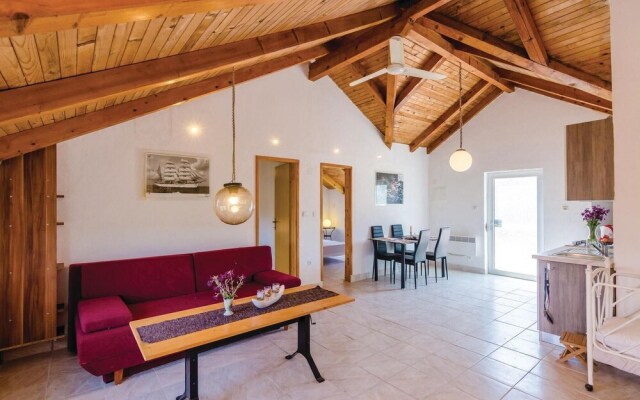 Nice Home in Sreser With Wifi and 2 Bedrooms