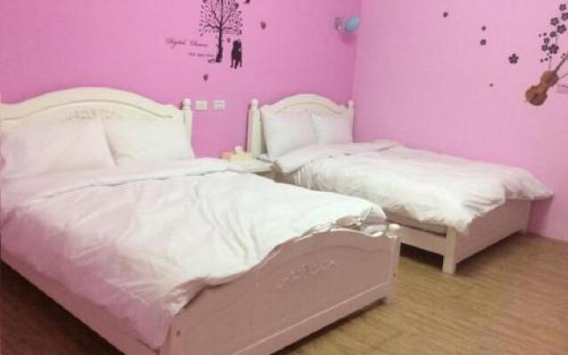 Kenting Three Pigs B&B