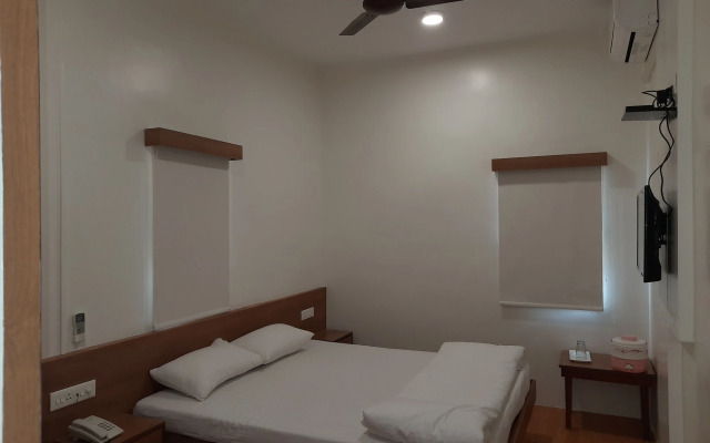 Hotel Bhooshan Sivajinagar