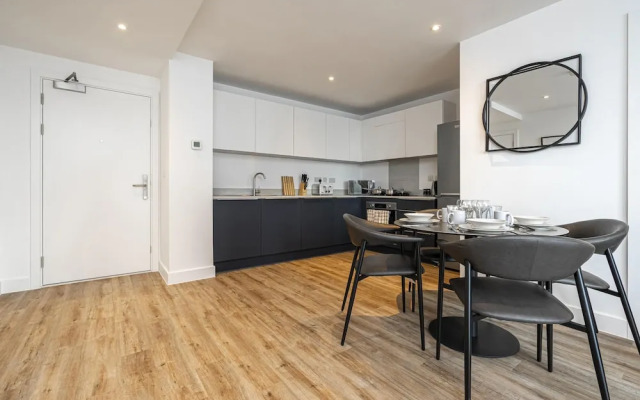 Superb Flat With Community Vibe